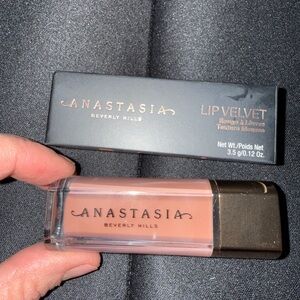 NIB Anastasia Beverly Hills Lip Velvet Shade Softy